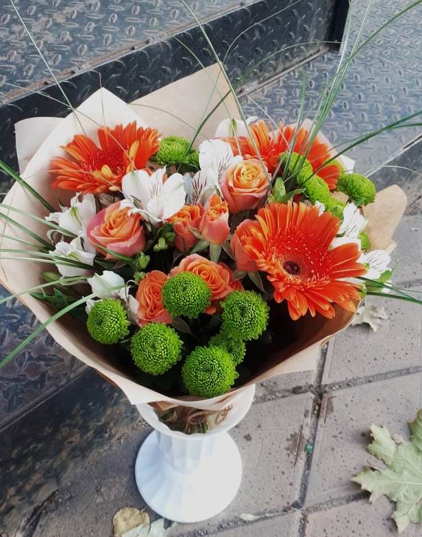 Букет цветов из: Герберы, Хризантемы, Альстромерии и Розы в Сергиевский