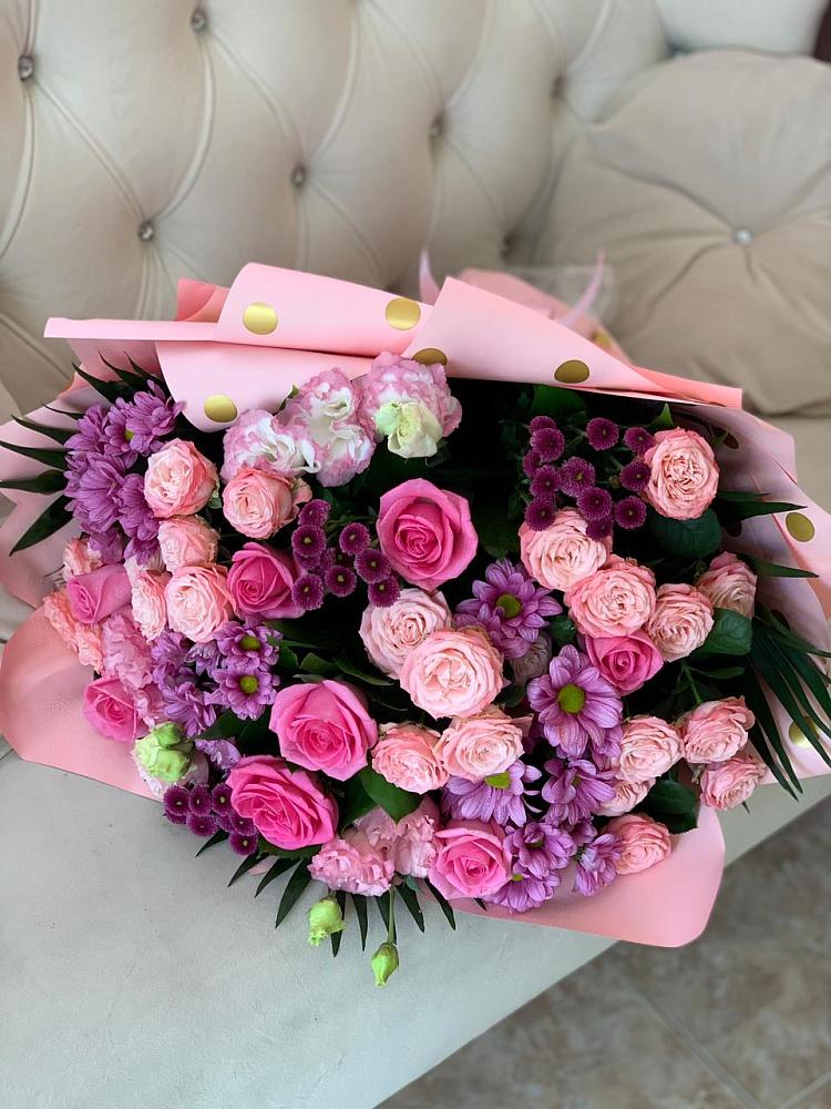 Букет цветов из: Хризантемы, Розы и Лизиантусы в Сергиевский