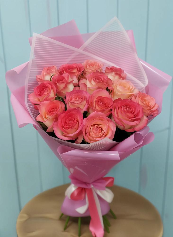 Букет 15 Розовых роз Равель в Сергиевский
