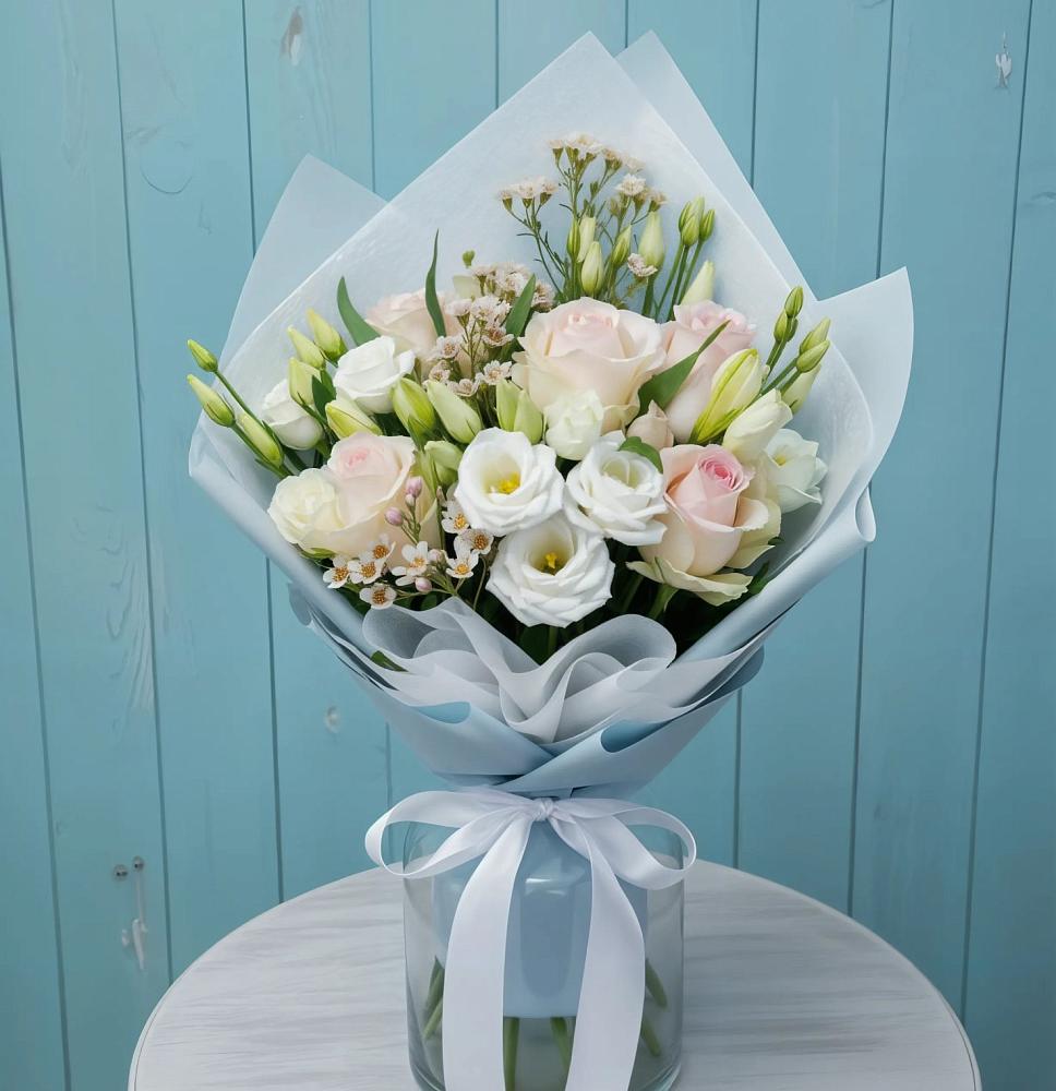 Букет цветов из: Розы и Лизиантусы в Сергиевский