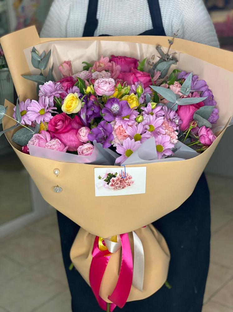 Букет цветов из: Хризантемы, Гвоздики и Альстромерии в Сергиевский