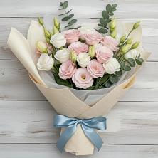 Букет цветов из:  Лизиантусы в Сергиевский