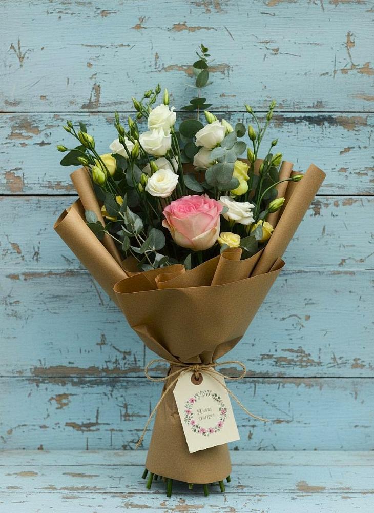 Букет цветов из: Розы и Лизиантусы в Сергиевский