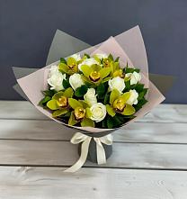 Букет цветов из:  Орхидеи и Розы в Сергиевский