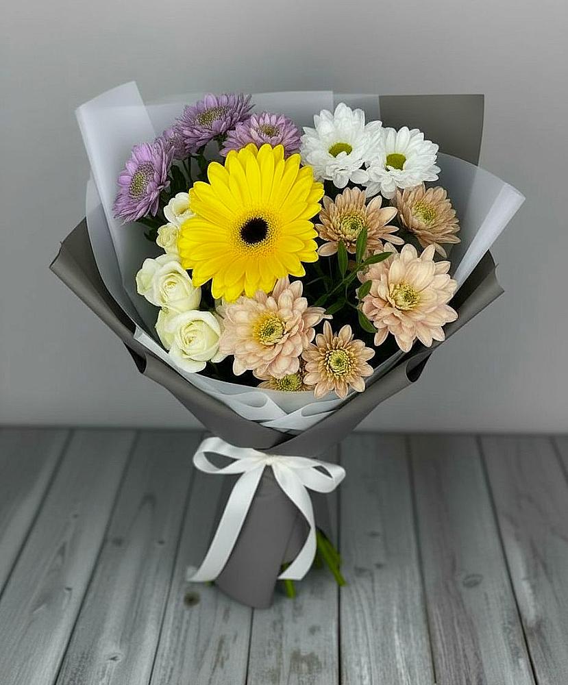 Букет цветов из: Розы, Герберы и Хризантемы в Сергиевский