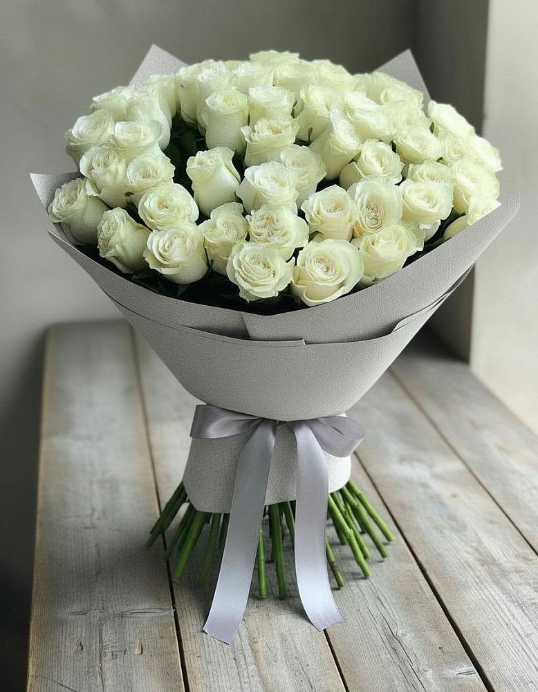 Букет 35 Белых роз в Сергиевский