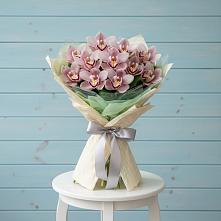 Букет цветов из:  Орхидеи и Розы в Сергиевский