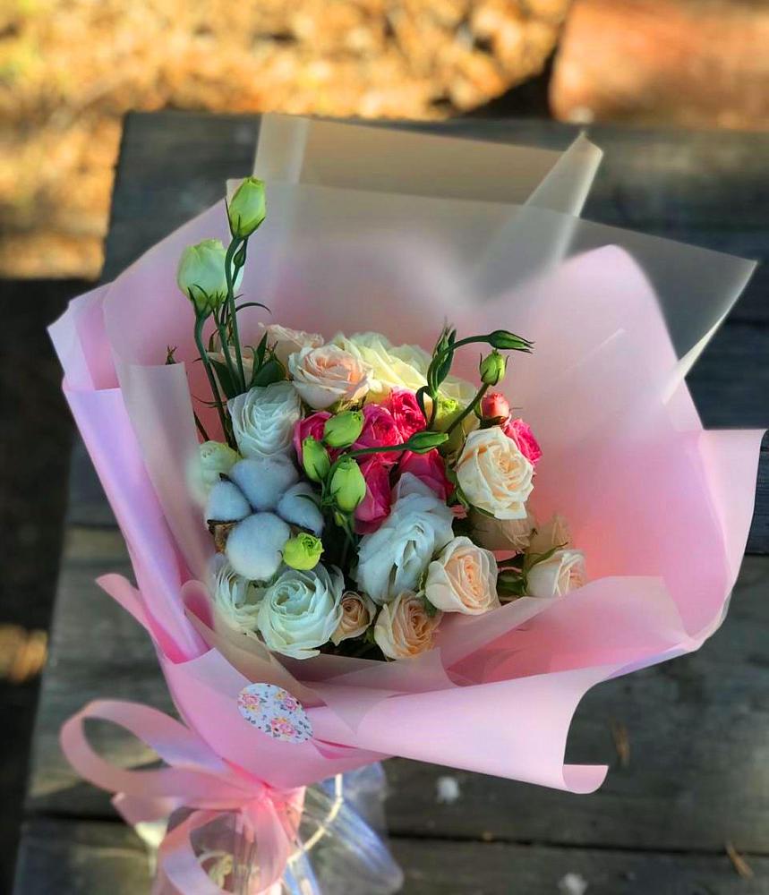 Букет цветов из: Розы и Лизиантусы в Сергиевский