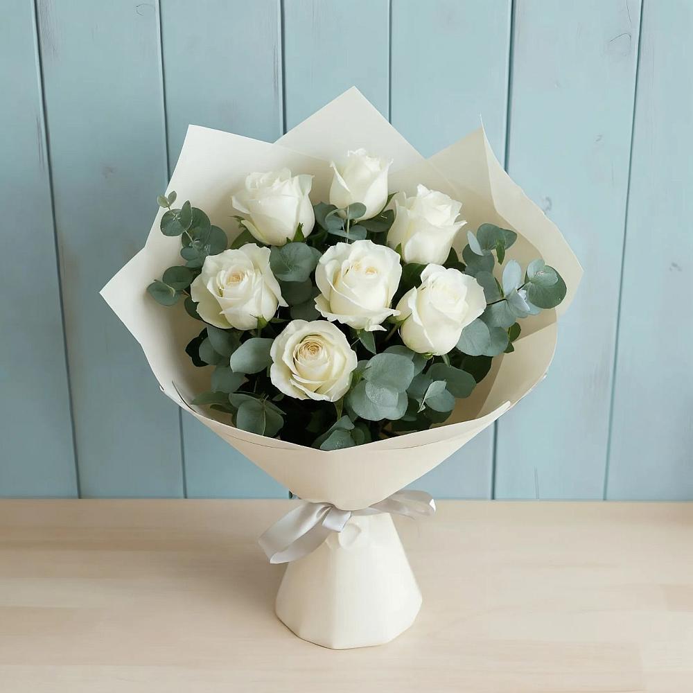 Букет Белые розы в Эвкалипте в Сергиевский