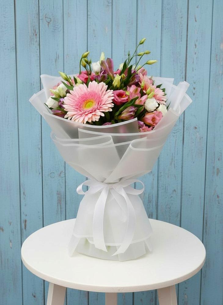 Букет цветов из: Герберы, Альстромерии и Лизиантусы в Сергиевский