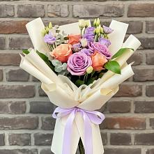 Букет цветов из:  Лизиантусы и Розы в Сергиевский