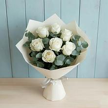Букет Белые розы в Эвкалипте в Сергиевский