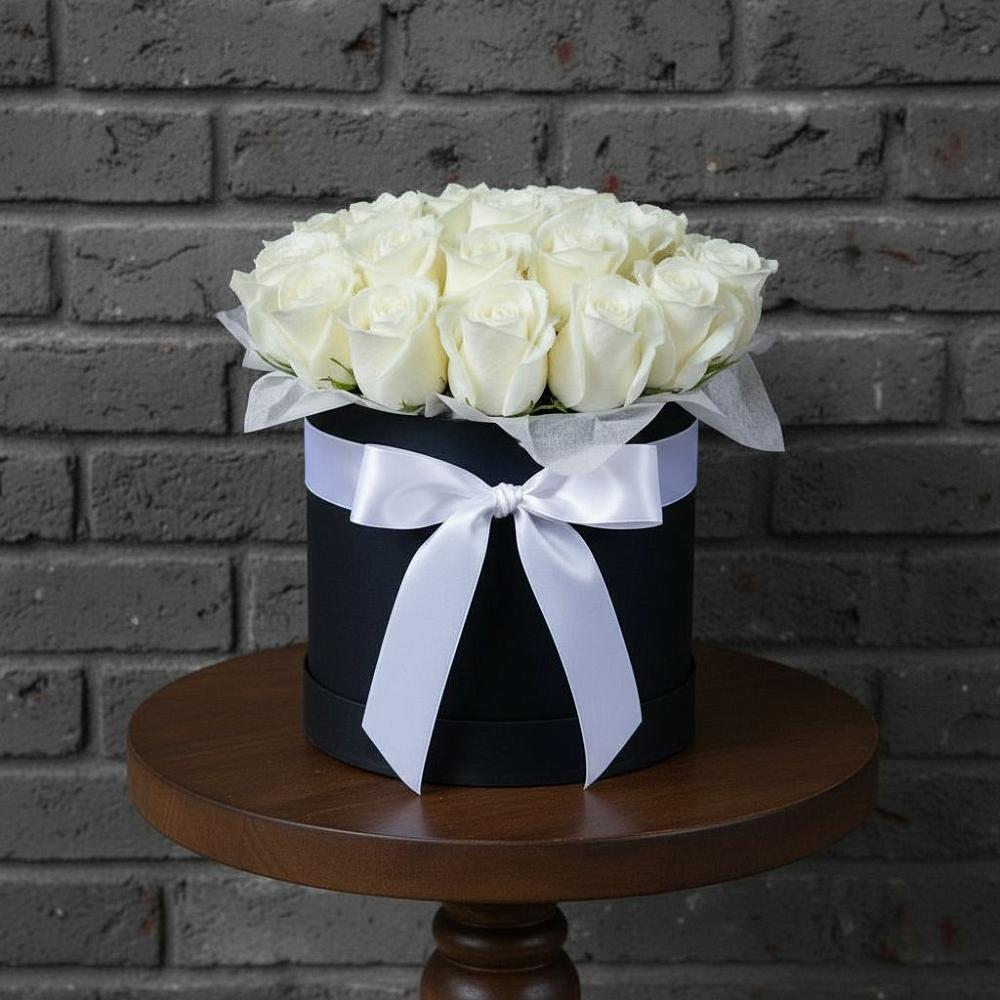 Цветочная композиция из Розы в шляпной коробке в Сергиевский