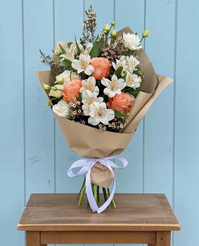 Букет цветов из: Альстромерии, Лизиантусы, Розы и Хризантемы в Сергиевский