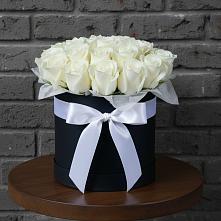 Цветочная композиция из Розы в шляпной коробке в Сергиевский