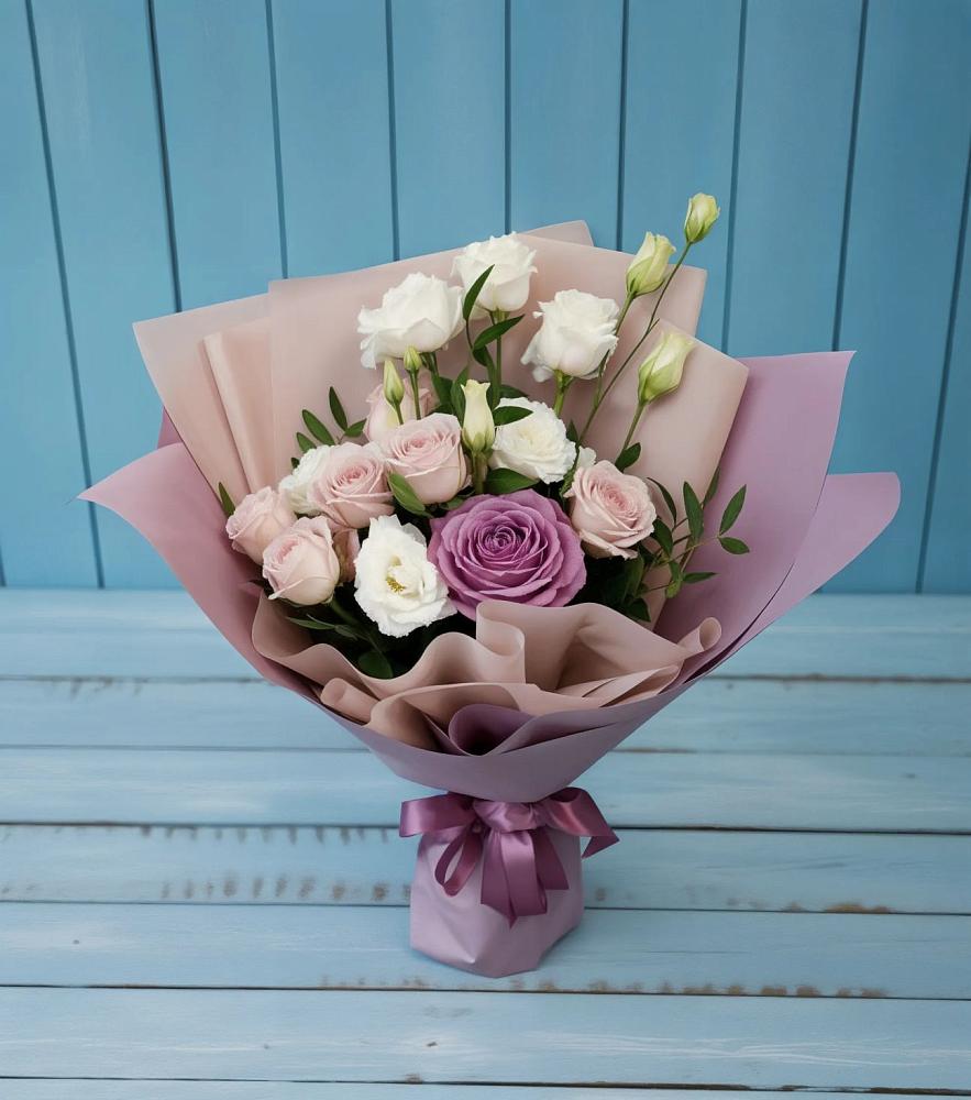 Букет цветов из: Розы и Лизиантусы в Сергиевский