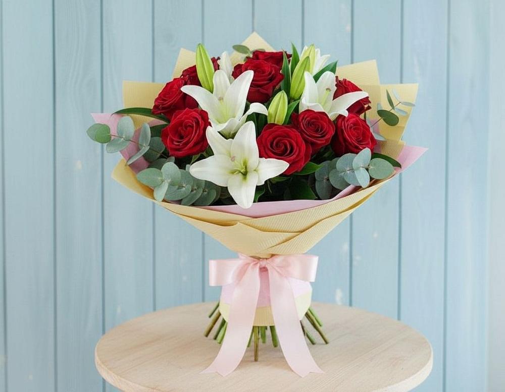 Букет цветов из: Лилии и Розы в Сергиевский